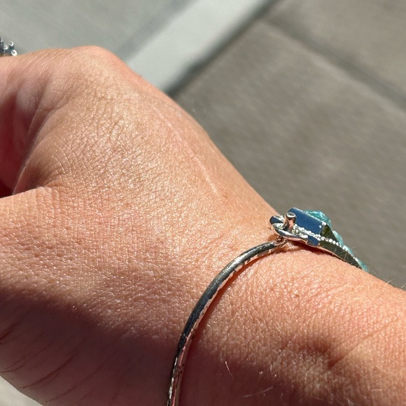 5/$25 aquamarine Elegant Silver and Blue Bracelet 6 inch 💙 - Picture 3 of 6
